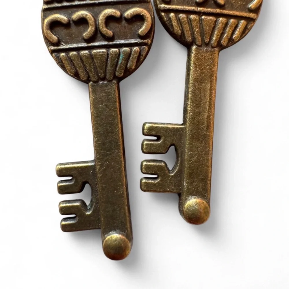 Handmade Bronze Skeleton Key Earrings Vintage Statement 🔑 - Picture 6 of 7